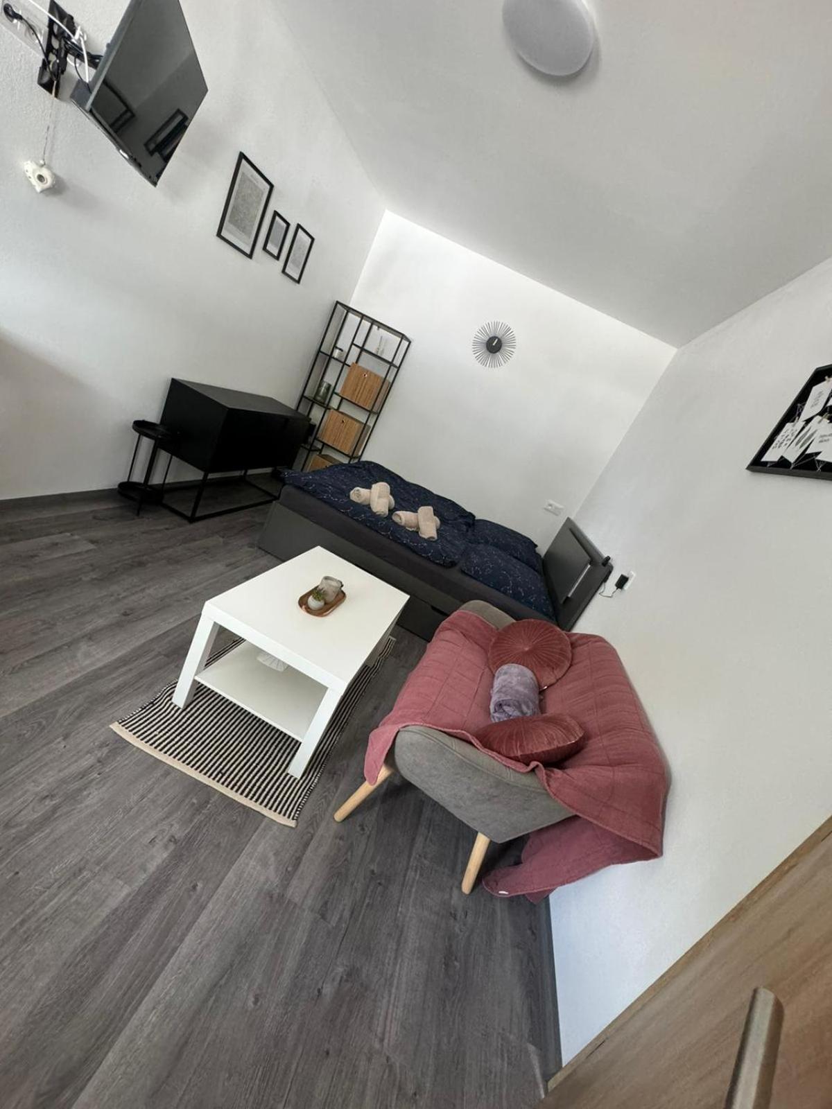 Hobiti Apartman - Sam Rathschlag Zewnętrze zdjęcie